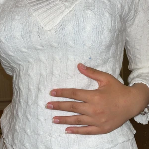 Så fin stickad tröja - Så fin och vintage stickad tröja som passar allt