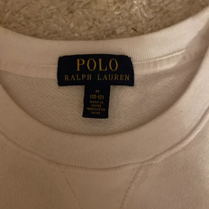 RALPTH LAUREN POLO  - Storlek (10-12 år) men skulle säga den är mest XSS-XS. För den passar mig som är XS. Köpt för 800-900kr. Använd 2 gånger. 