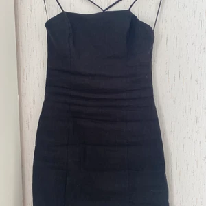 Zara dress XS - En fin klänning från zara som aldrig kommit till användning. Nyköpt för 300 men säljer för 150 + frakt