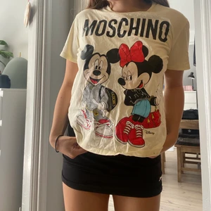 Moschino Disney Top - moschino och H&M samarbete med disney. 