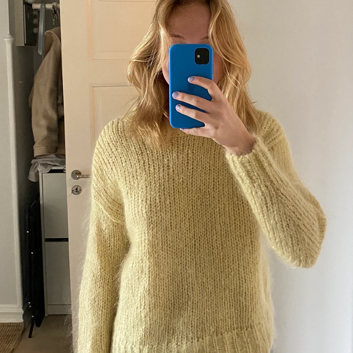 Gul stickad tröja i mohair - 91