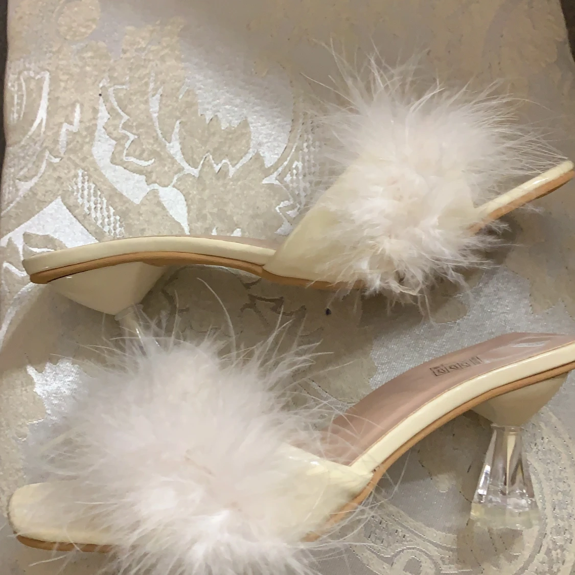 Lågklackade skor med fluff - 90