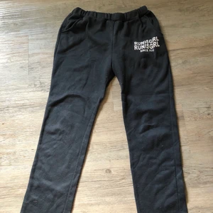 Mjukisbyxor  - Säljer mina fina sköna och varma mjukisbryxor som är i jätte bra skick!❤️