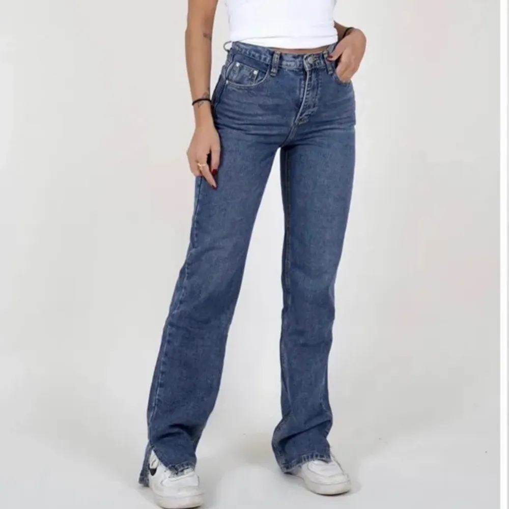 Super snygga jenans från venderbys som tyvärr inte passade mig. Jeansen är endast använda en gång. Köpte jeansen för 700kr ink frakt ☺️. Jeans & Byxor.