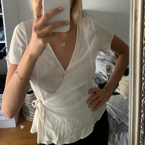 Knytblus  - Så söt knytblus från mango! Passar small och medium❤️