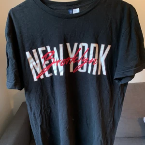 Tröja - Tröja från hm som är i gott skick. 40 plus frakt.