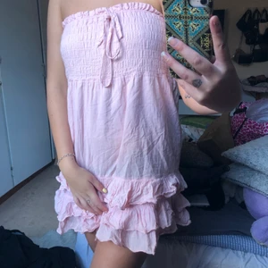 Gullig sommarklänning  - Jättesöt Sommarklänning från Lisa Sandahl, bra skick