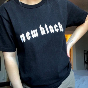 T-shirt - Fin t-shirt ifrån newblack💜