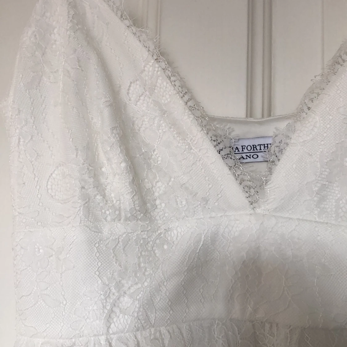 Oanvänd studentklänning  - 90