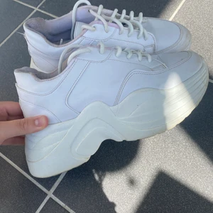 Skor  - Säljer dessa då dom inte kommer till användning