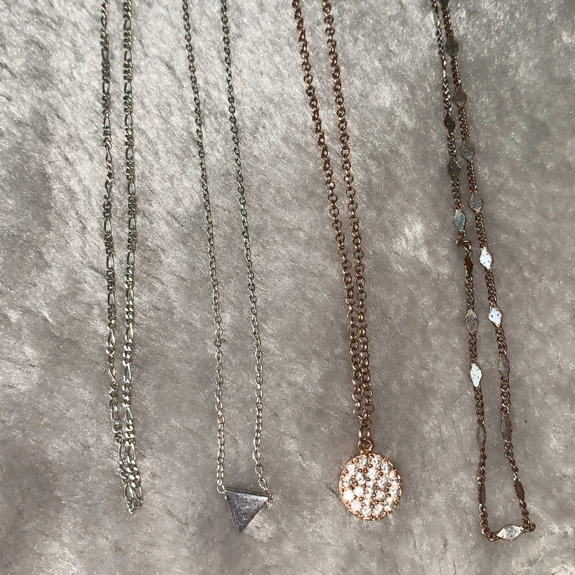 Olika halsband/kedjor⛓ - 90