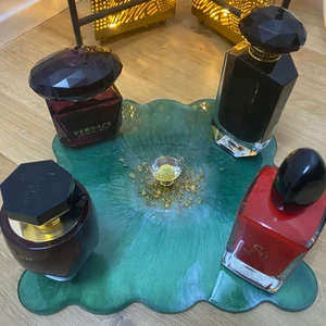 Stand för parfym  - Stand från resin för parfym, man kan välja själv design 