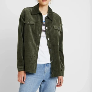 Manchesterskjorta/jacka - Manchesterjacka/skjorta från B.young. Använd men i fint skick. Ser brun ut på min bild men har samma färg som första bilden. Storlek 38