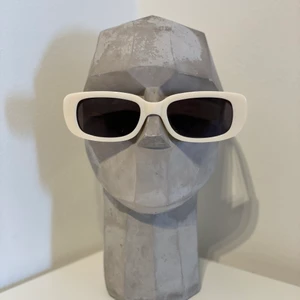 Solglasögon, unisex  -  Helt nya, fina solglasögon till sommaren🐚