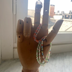 ARMBAND  - Kommer sälja jätte fina pärl armband som är gjorda av elastisk tråd! Färger går att önska! 