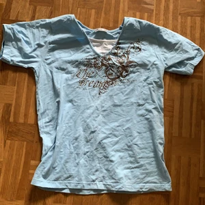 T-Shirt - Fin oversized ljusblå T-Shirt storlek M