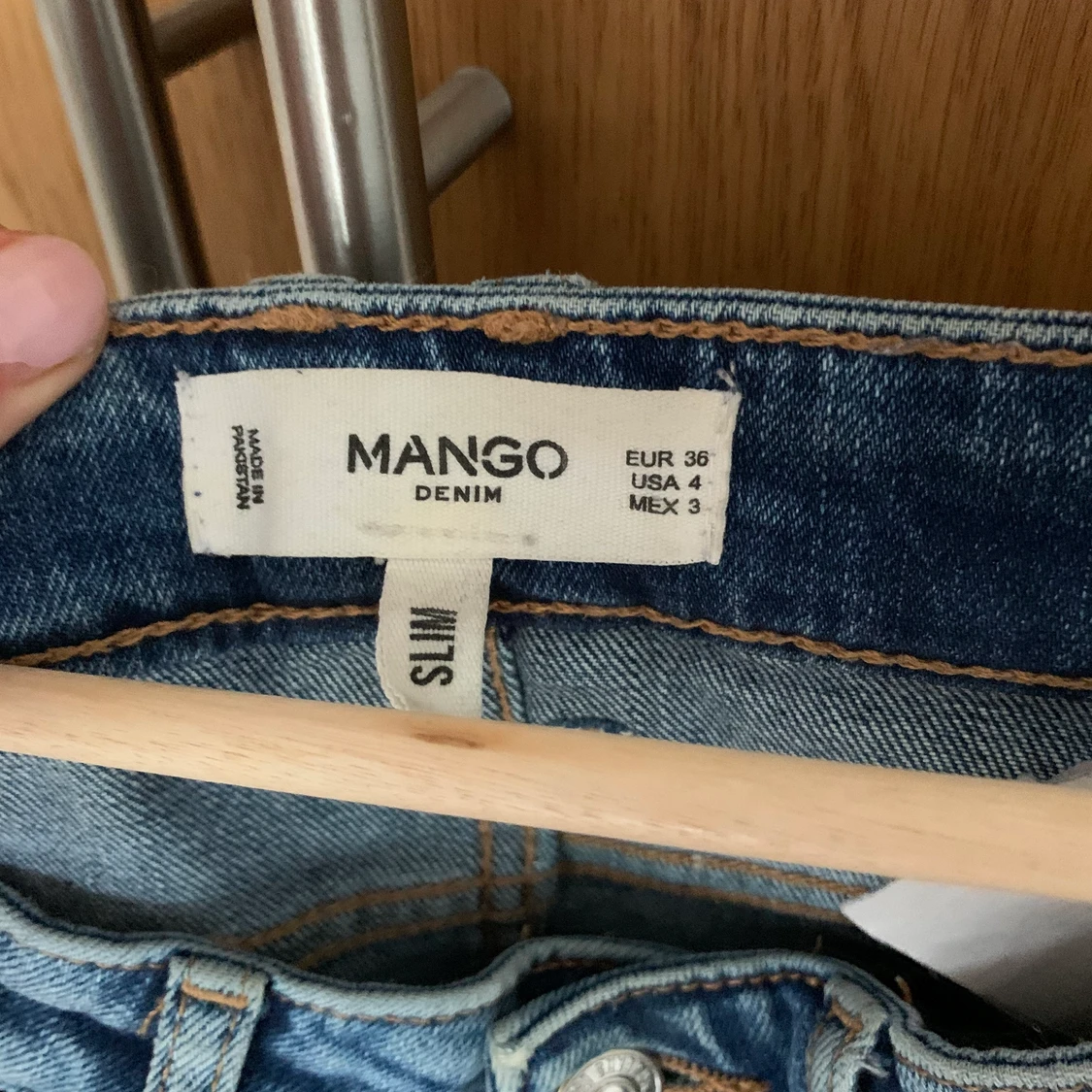 Jeans mango med detalj på sidan - 91