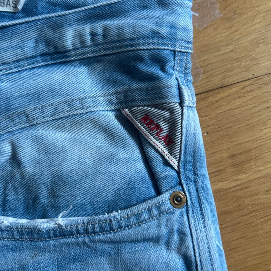 Ljusblåa replay jeans - 4