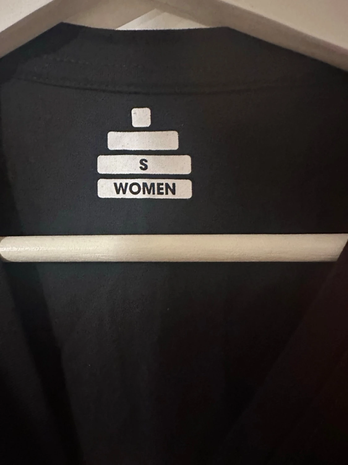 Svart t-shirt från Tyngre - 1