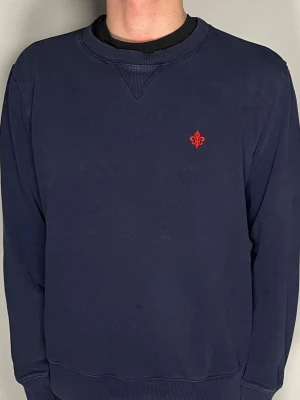 Morris tröja - Säljer en riktigt snygg och trendig Morris tröja i fint skick, storlek M, vid frågor är det bara att skriva //Gramenti