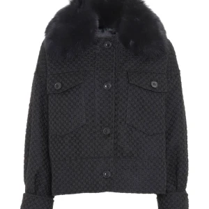 Meotine jacka - Säljer min fina Meotine jacka! Kom gärna med egna bud, priset kan diskuteras. Jättefint skick!❤️