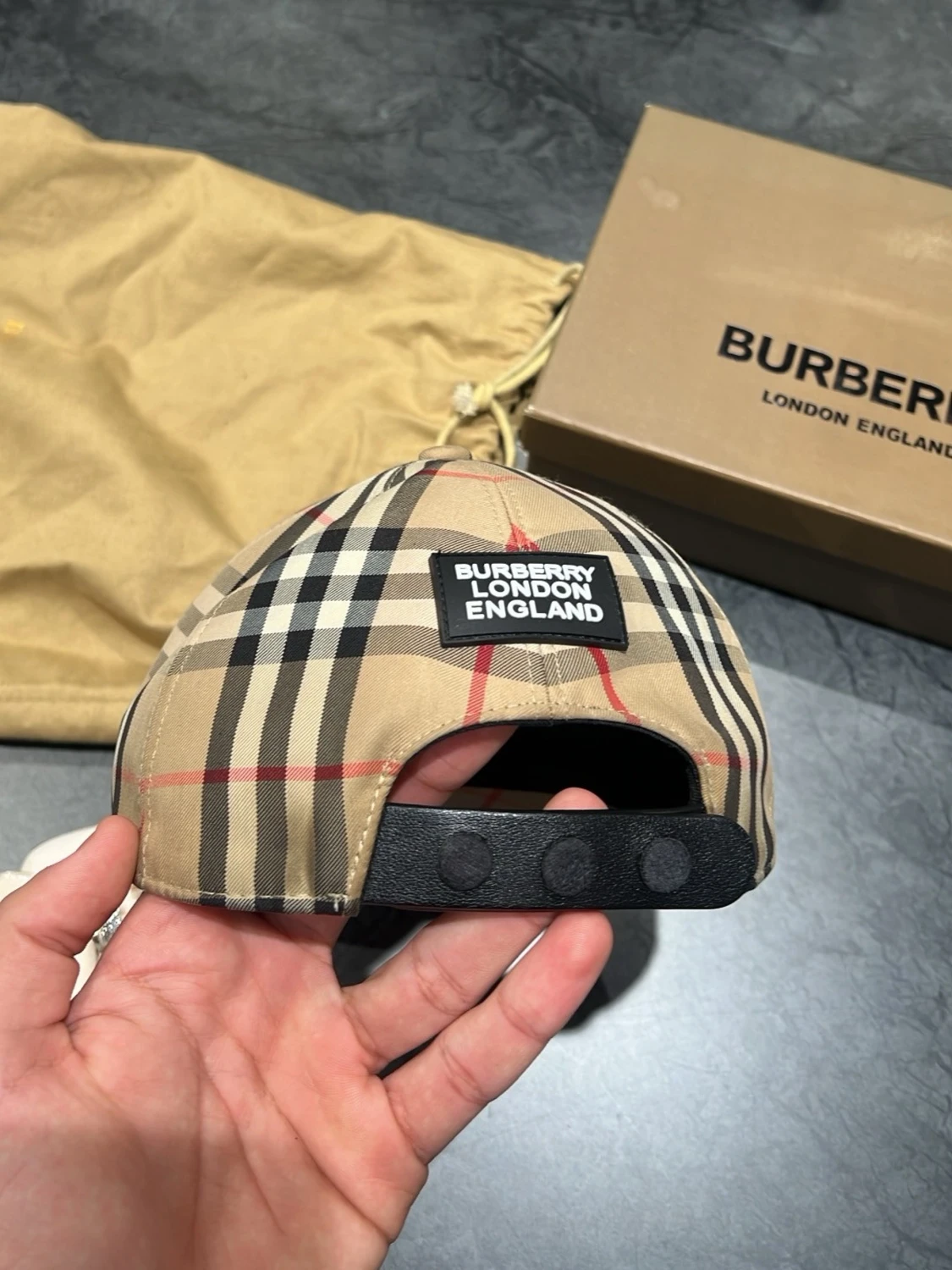 Burberry beige rutig keps - 3