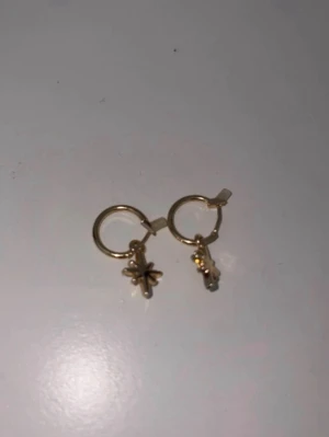 Örhängen ifrån hm - Aldrig använda