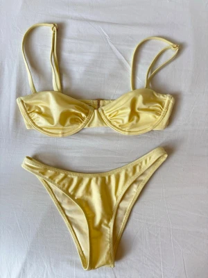 Bikini ljusgul - Snygg ljusgul bikini