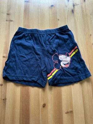 Barnshorts - Barnshorts med Musse Pigg 