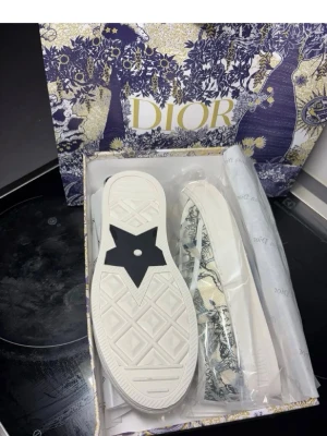 Dior sneakers  - Snygga Dior sneakers helt nya PRIS GÅR ATT DISKUTERA 
