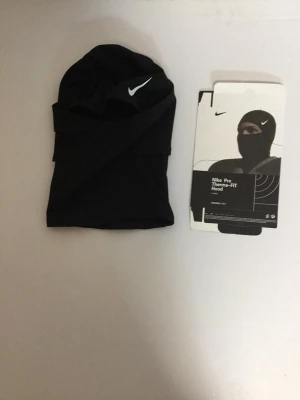 Nike Shiesty - Säljer en jättefin Nike Shiesty som passar till fotbollen och till massa sporter