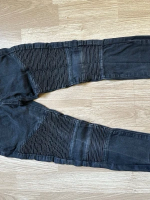 Barnjeans  - Barnjeans med midjespänning 