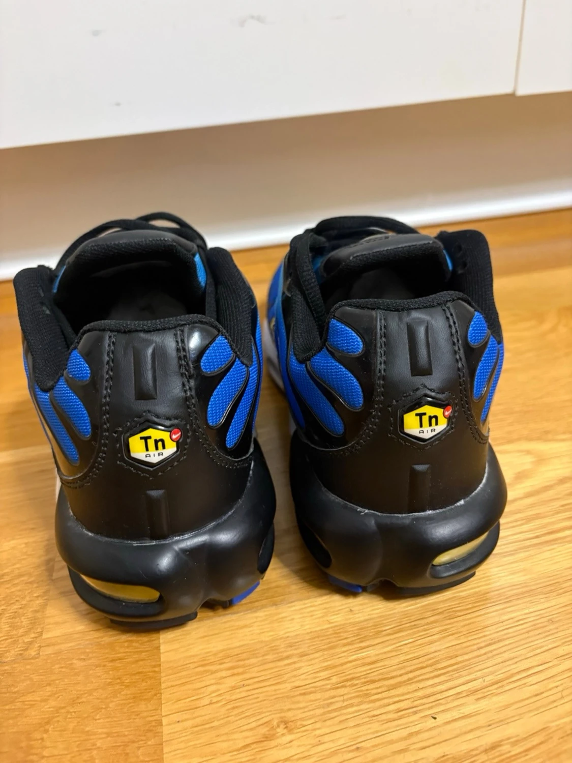 Nike Air Max Plus blå och svarta - 3
