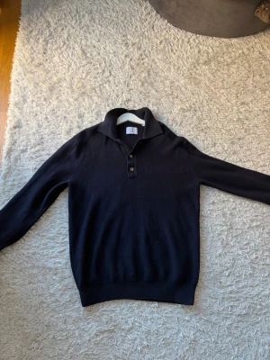 Stickad tröja  - Jätte snygg stickad tröja från Bläck. Hör av er vid frågor 