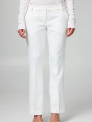 Vita raka kostymbyxor - säljer dessa fina lowwaist vita kostymbyxor i storlek 34💞