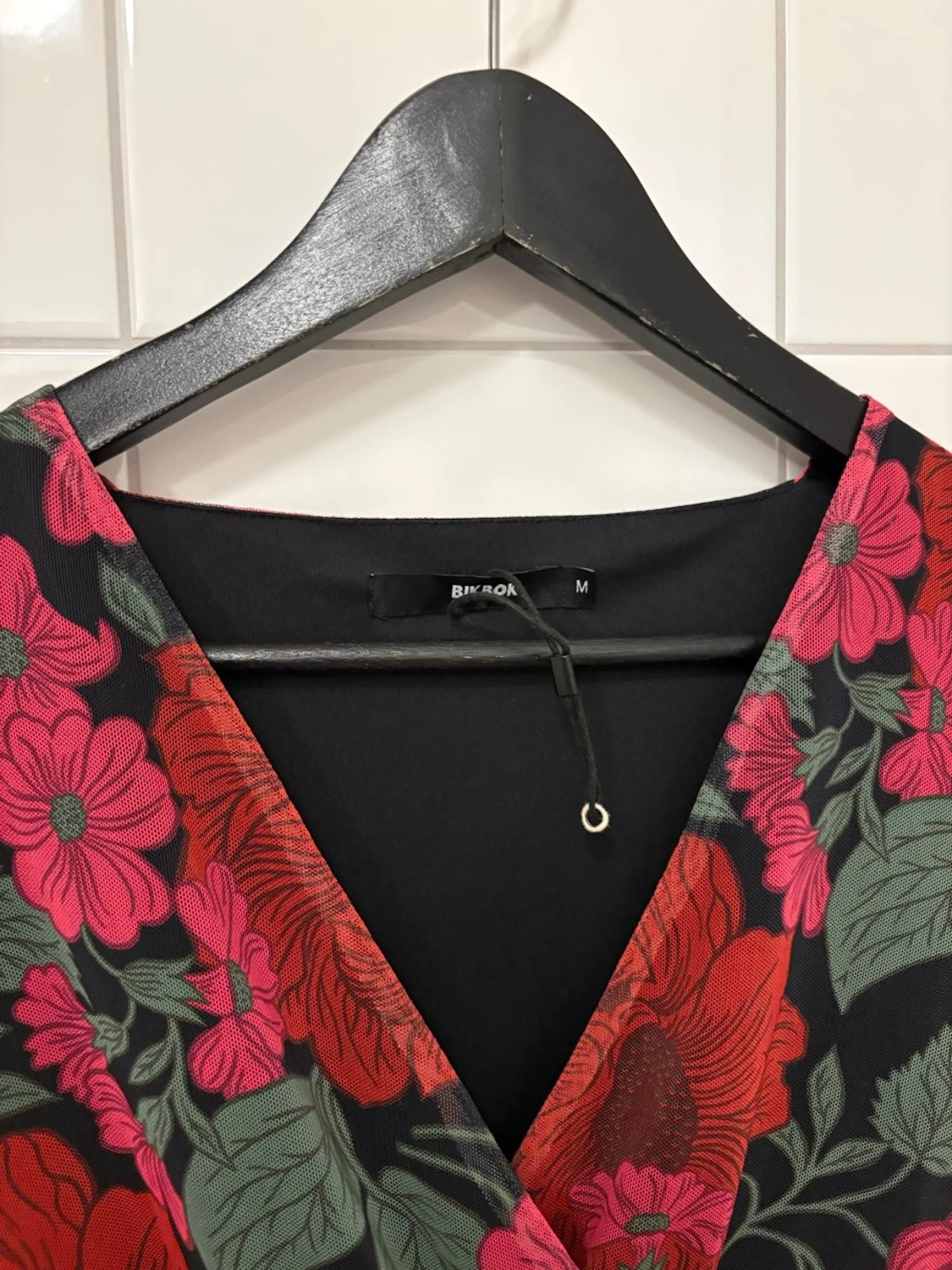 Blommig omlottklänning från Bik Bok - 1