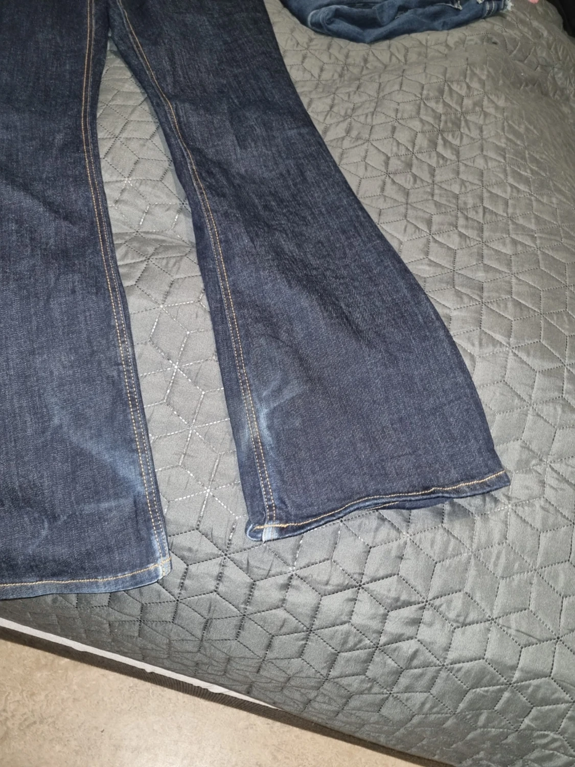 Mörkblå bootcut jeans - 5