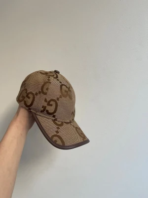 Keps - Helt ny, beige, onesize… 1-3 dagar leveranstid