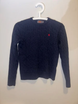 Svart kabelstickad tröja Morris - Morris tröja  