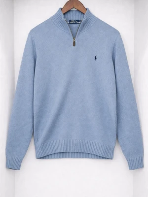 Ljusblå halvzip-tröja från Polo Ralph Lauren - Snygg ljusblå 1/4 tröja från Polo Ralph Lauren. Knappt använd skick 9/10. Pris kan diskuteras 