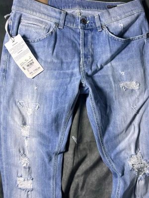 Dondup slim fit jeans  - Nya | Size 32  | fraktar spårbart inom 24 timmar |  för att köpa klicka ” köp nu” | vid frågor skriv ett meddelande |