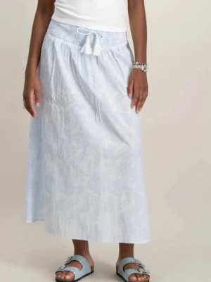 Ljusblå långkjol  - Supersöt ljusblå långkjol från Gina tricot, slutsåld! Storlek 170/S. Den är inte så kort som på modellen, jag är 165 och den går typ ner hela vägen till golvet!💕