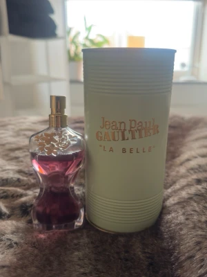 Jean Paul Gaultier La Belle parfym - Jean Paul Gaultier La Belle EdP. Ca 30 ML kvar 