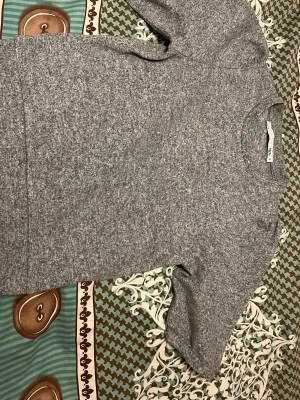 En stickad topp (inte använd!) - Har använd bara 1 gång så säljer detta! Bra kvalite!! 