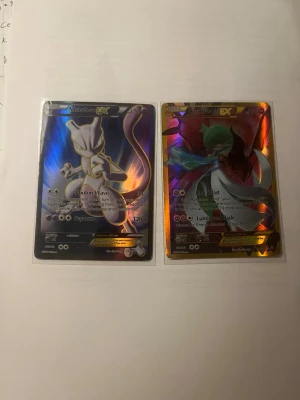 Pokémon kort - Mewtwo och Gardevoir ex för jättebra pris, säljer för billigt då jag vill bli av med mina kort! 