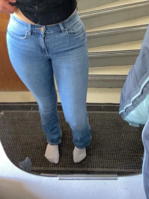 Jeans - Veromoda jeans. Sitter jätte bra. Jag är 170