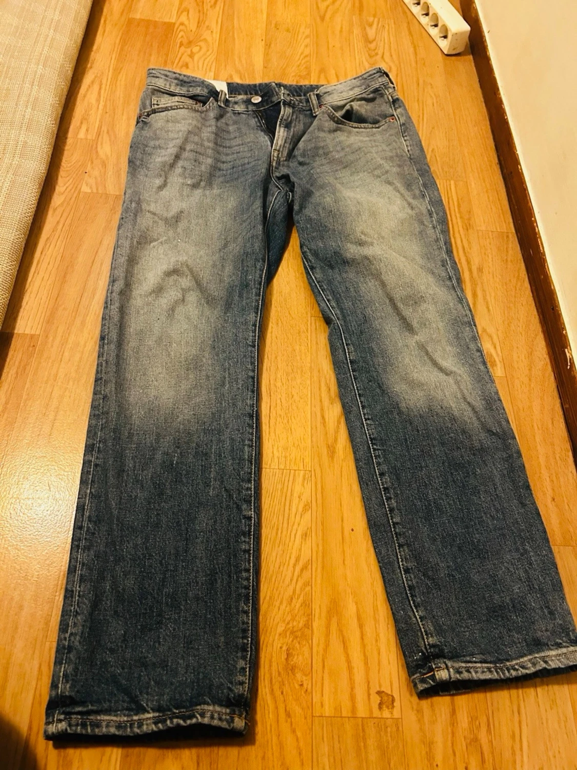Blå raka jeans från Weekday