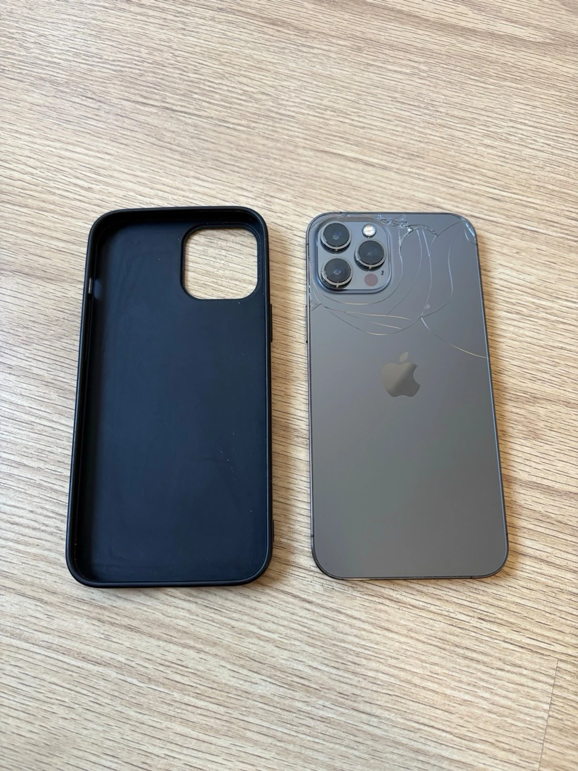 Apple Iphone 12 pro max, 128 GB, 74% - 3