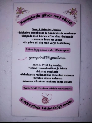 Handgjorda temaboxar & maskotar - Unika temaboxar och handgjorda maskotar skapade med kärlek efter önskemål. Varje beställning innehåller en liten gåva. Beställ via e-post eller meddelande här.