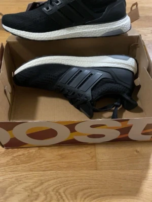 Adidas Ultra boost - Säljer ett par adidas ultra boost!